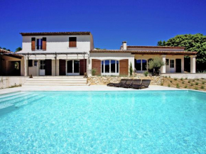 Luxury villa in Provence with a private pool